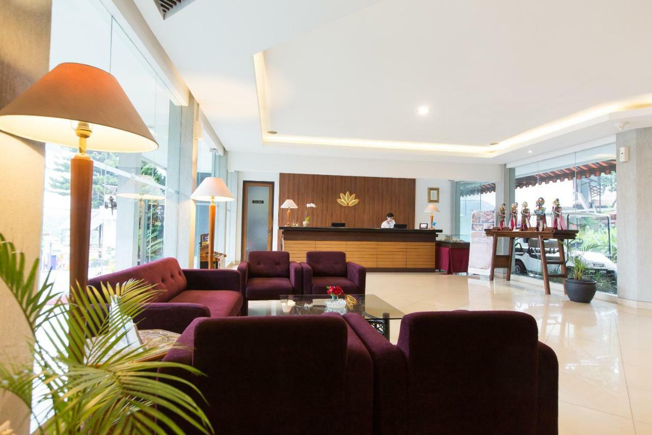 Gumilang Regency Hotel Bandung Esterno foto