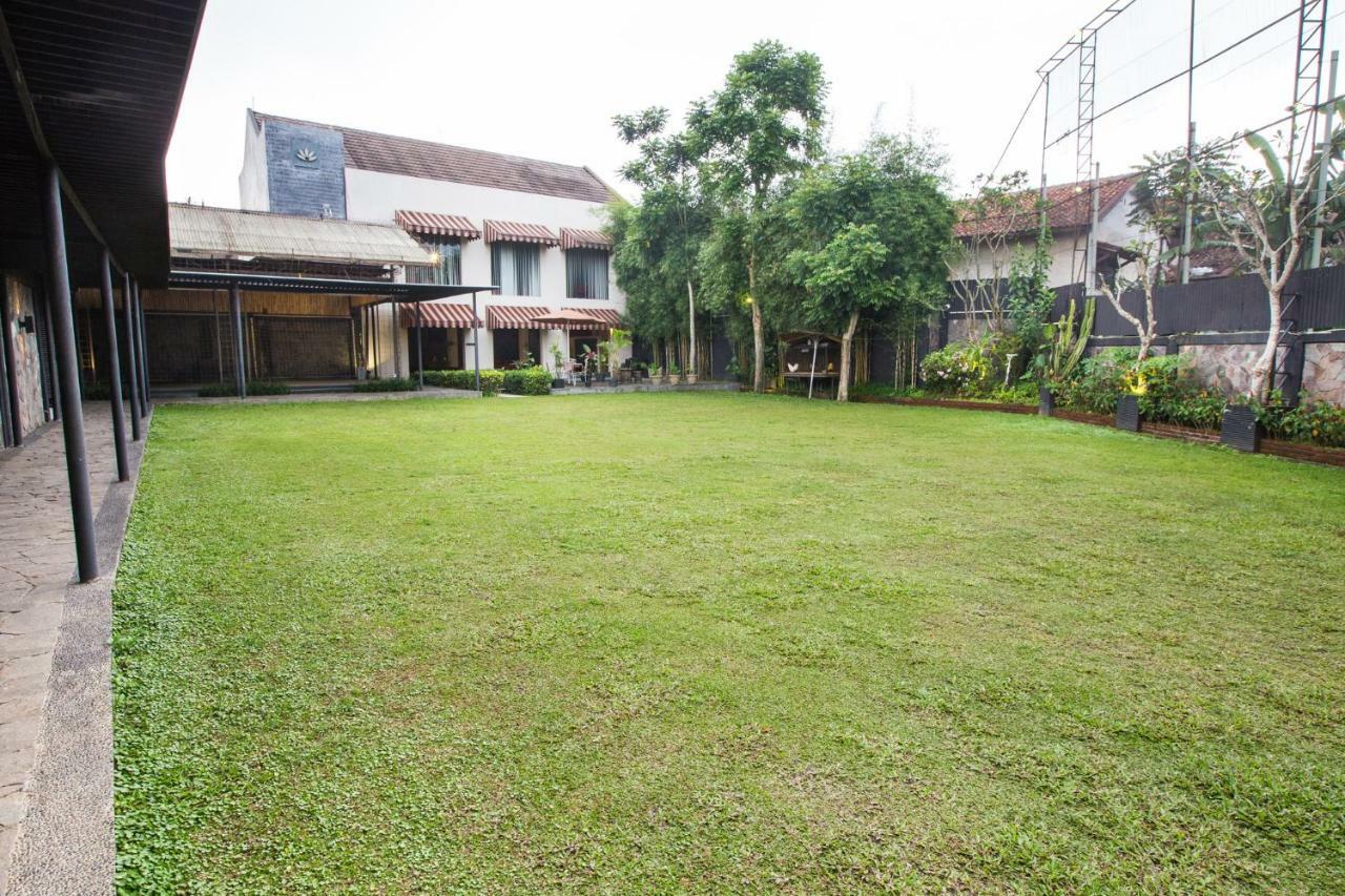 Gumilang Regency Hotel Bandung Esterno foto